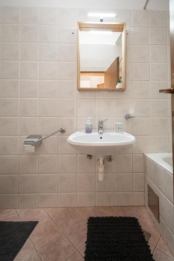 Apartments By The Sea Sukosan, Zadar - 5863 מראה חיצוני תמונה